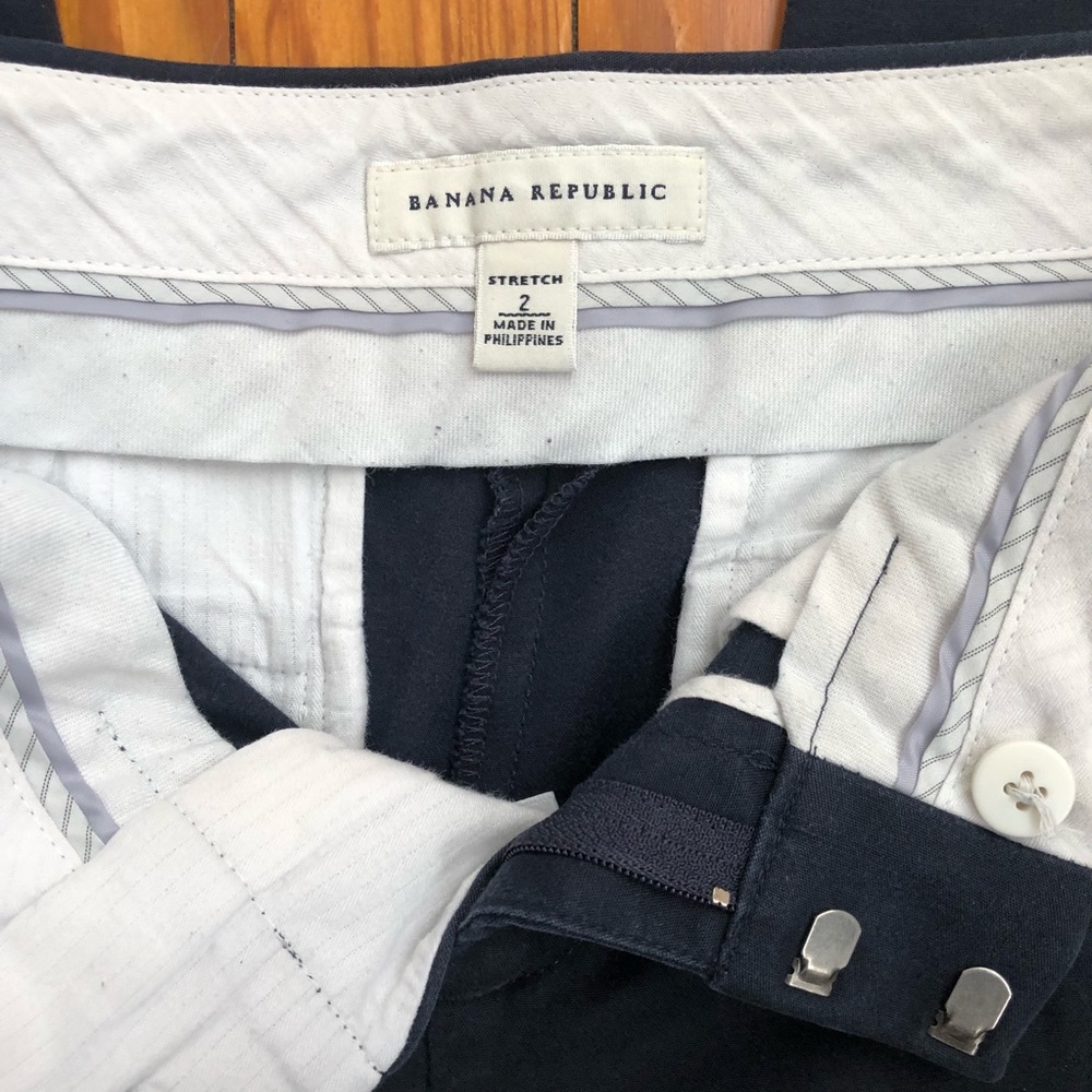 🛍Banana Republic Navy Blue Cropped Pants - Picture 2 of 3